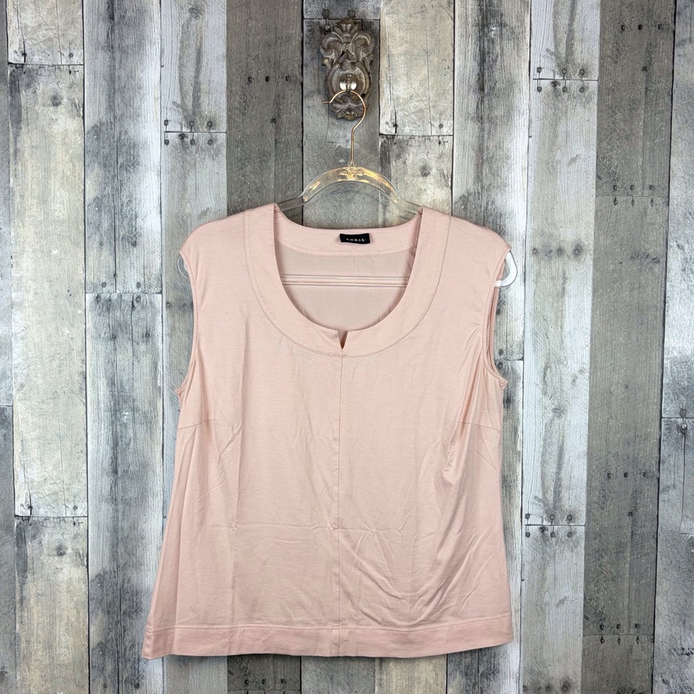 ARKIS Soft Pink Sleeveless Scoop Neck Top in Light Pink Size Medium.